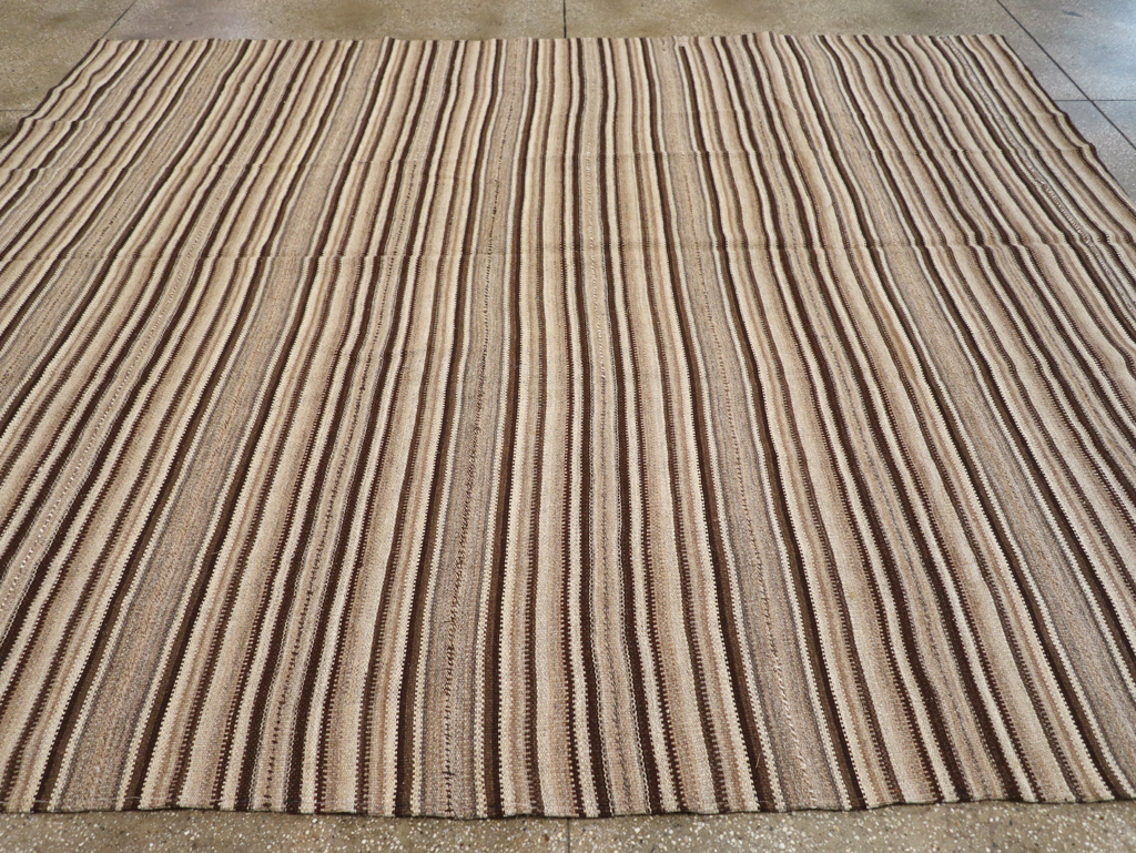 Vintage Turkish Flatweave Kilim Room Size Carpet, No.31600 - Staging