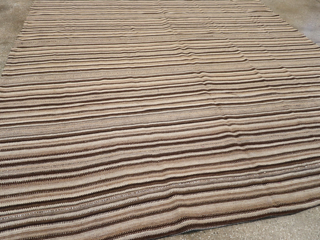 Vintage Turkish Flatweave Kilim Room Size Carpet, No.31600 - Staging