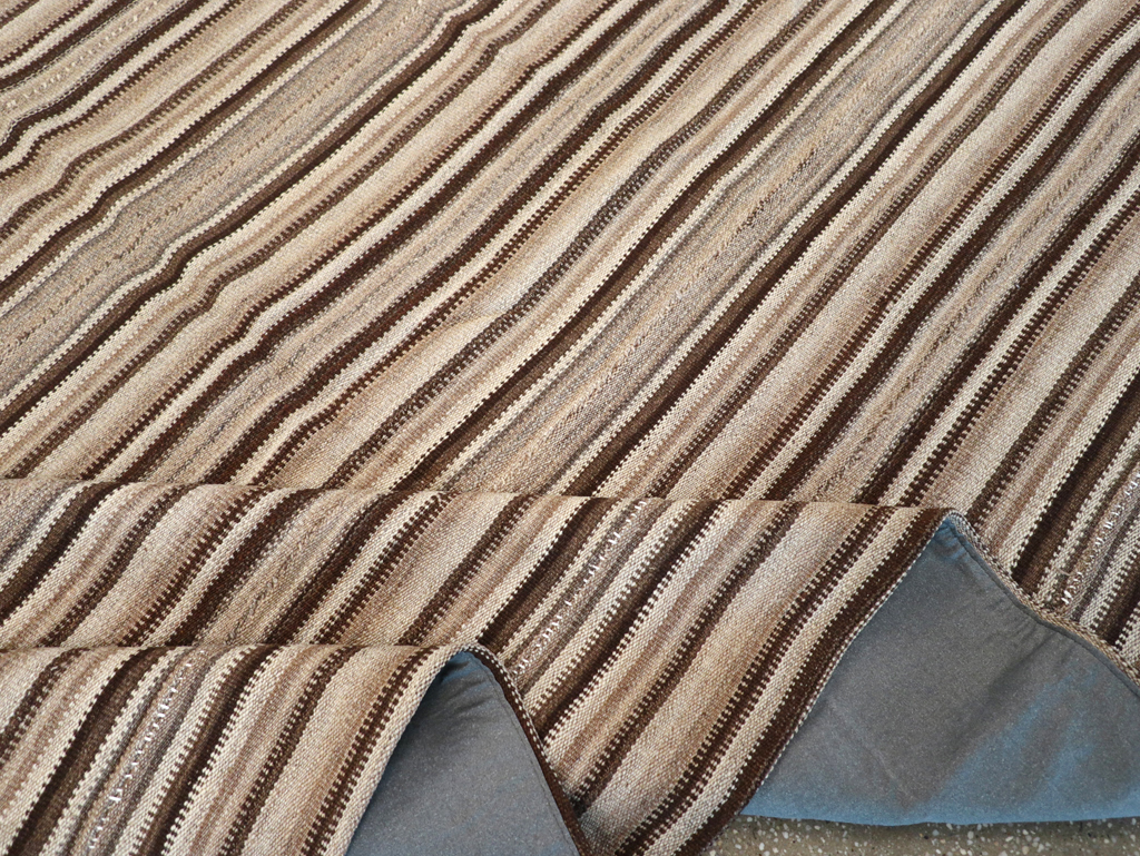 Vintage Turkish Flatweave Kilim Room Size Carpet, No.31600 - Staging