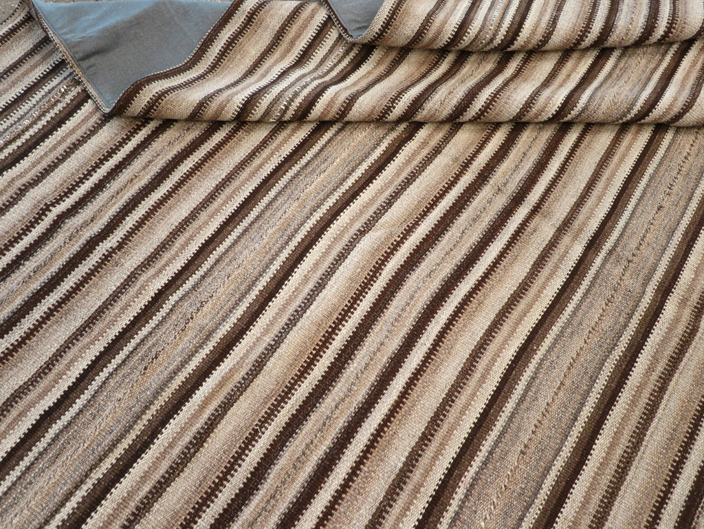 Vintage Turkish Flatweave Kilim Room Size Carpet, No.31600 - Staging