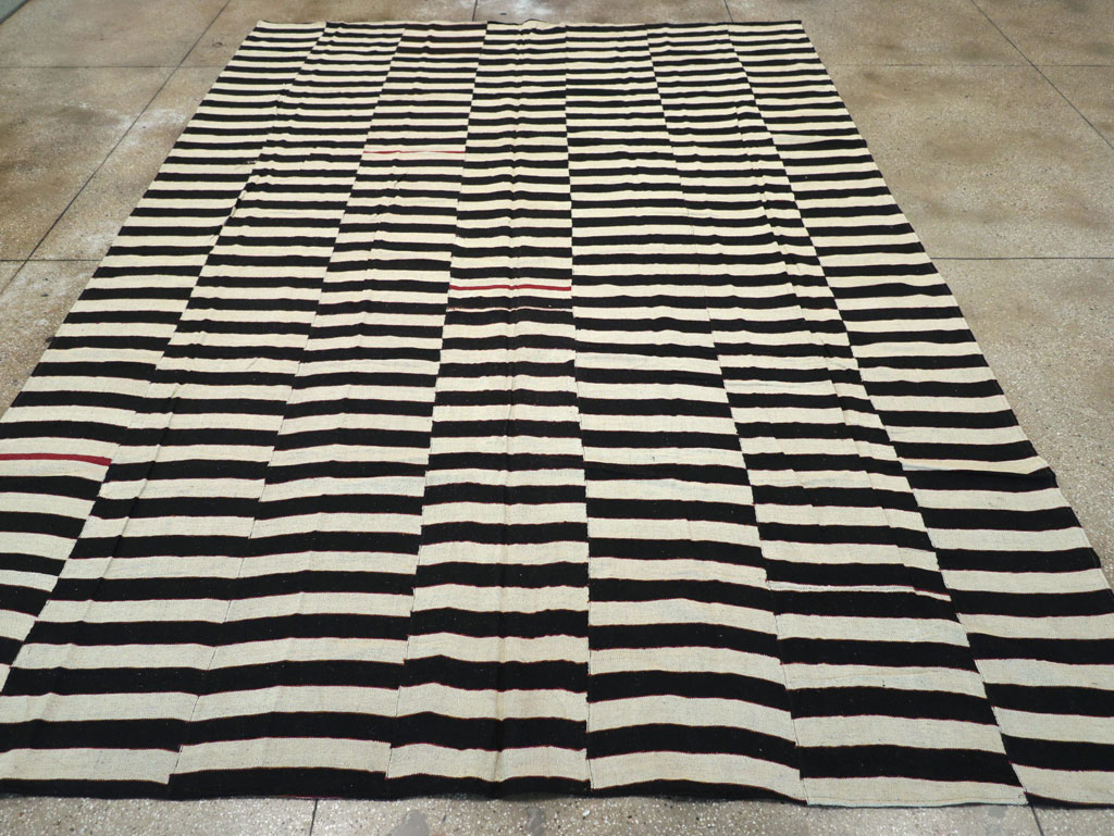 Modern Turkish Flatweave Kilim Room Size Carpet, No.31602 - Staging