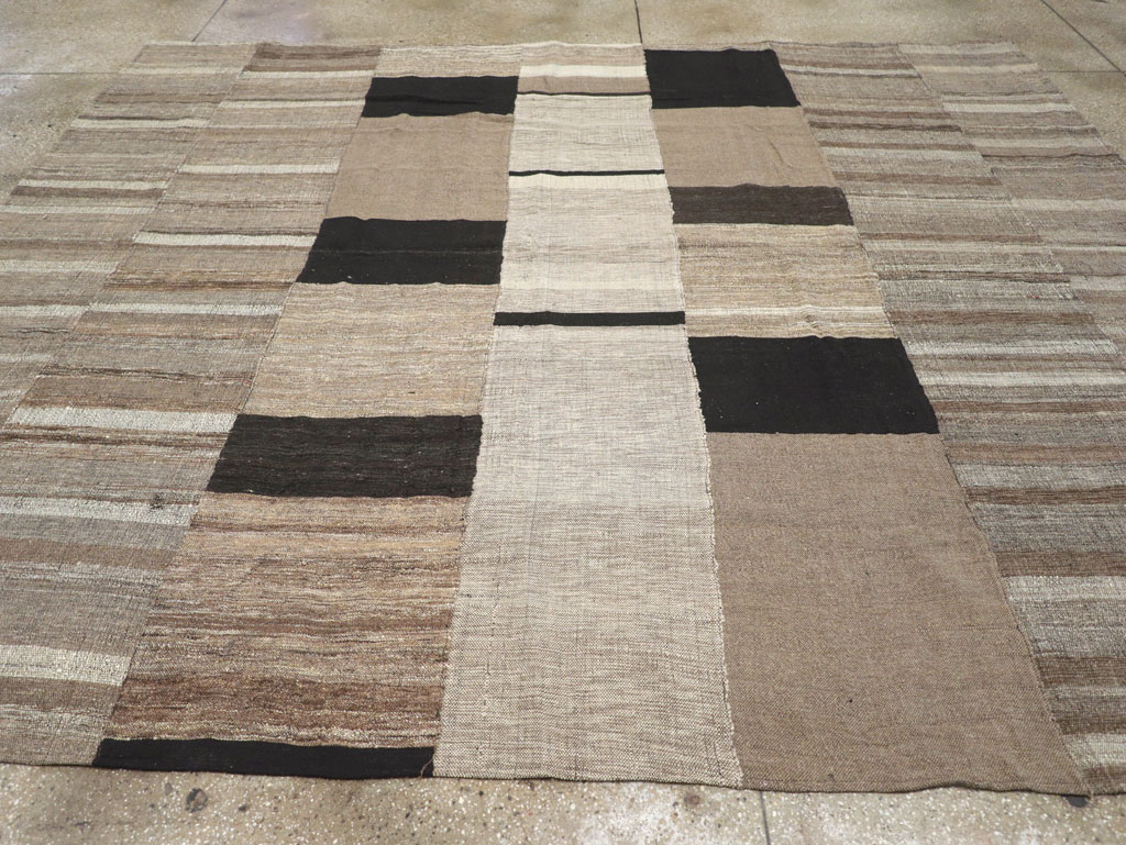 Modern Turkish Flatweave Room Size Carpet, No.31603 - Staging