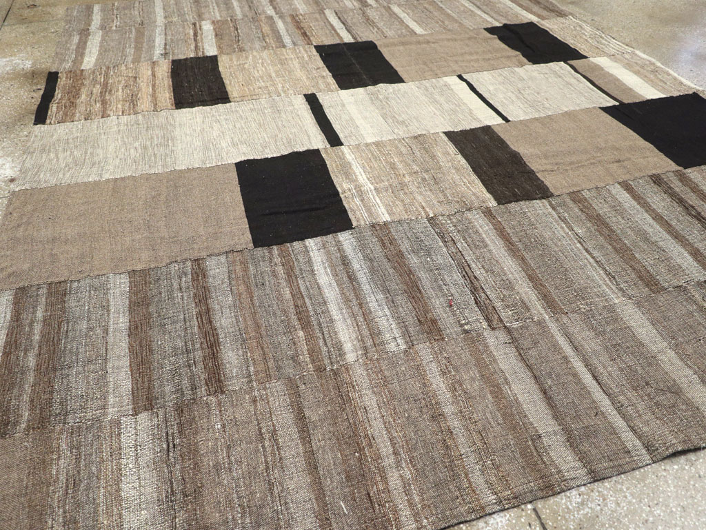 Modern Turkish Flatweave Room Size Carpet, No.31603 - Staging
