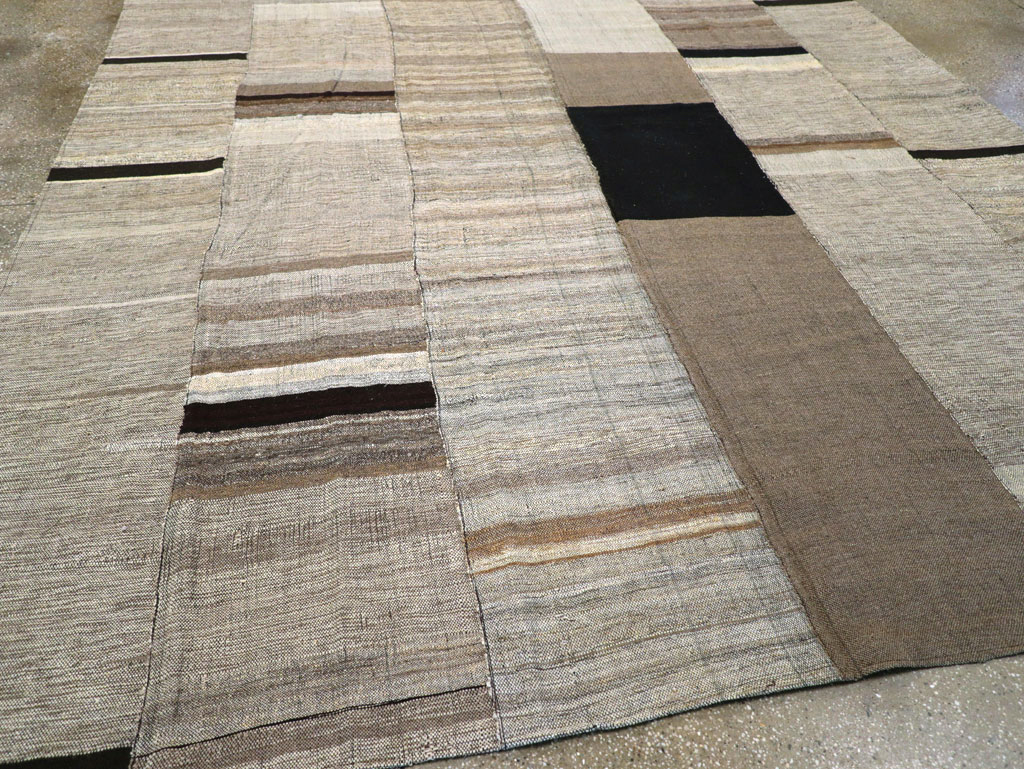 Modern Turkish Flatweave Room Size Carpet, No.31605 - Staging
