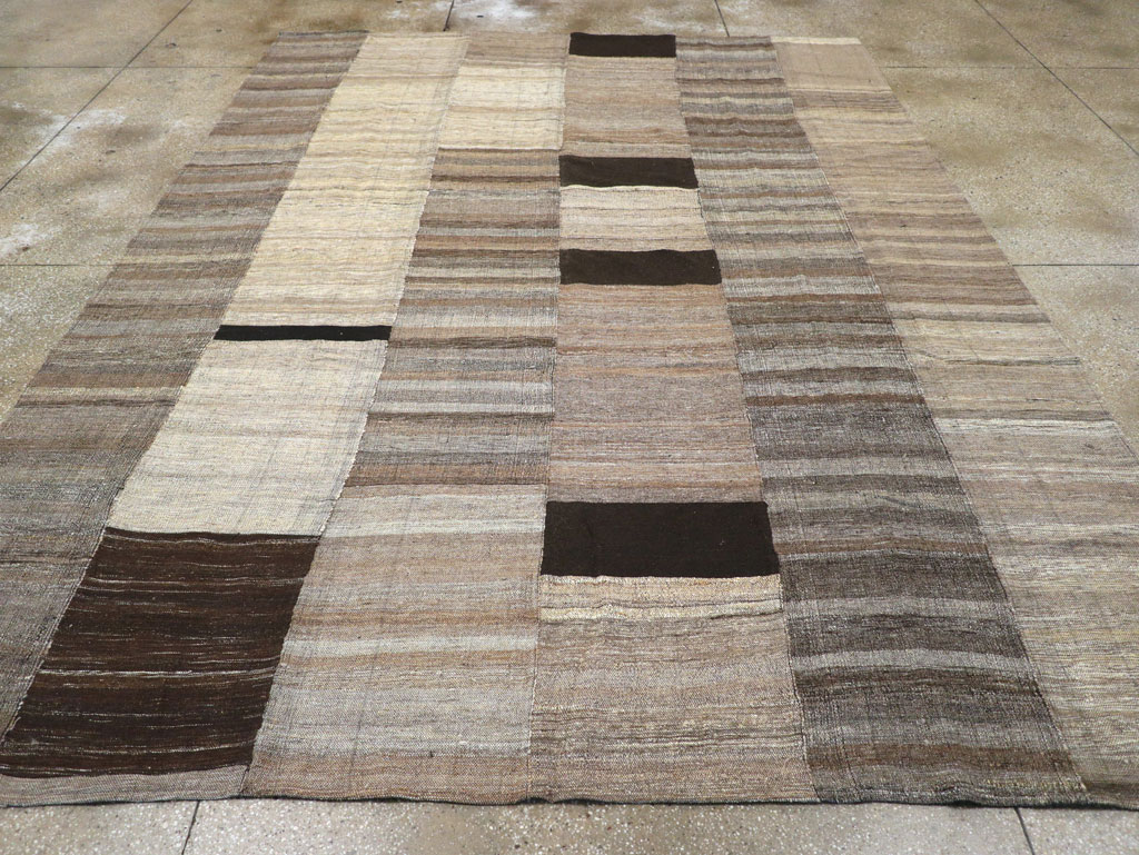 Modern Turkish Flatweave Room Size Carpet, No.31607 - Staging