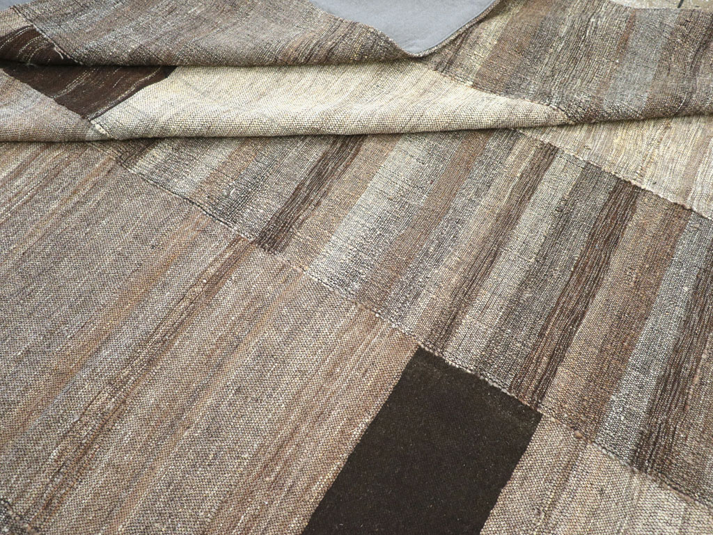 Modern Turkish Flatweave Room Size Carpet, No.31607 - Staging