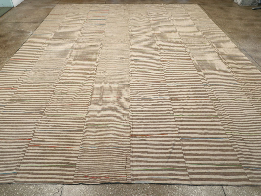 Modern Turkish Flatweave Kilim Large Carpet, No.31608 - Staging