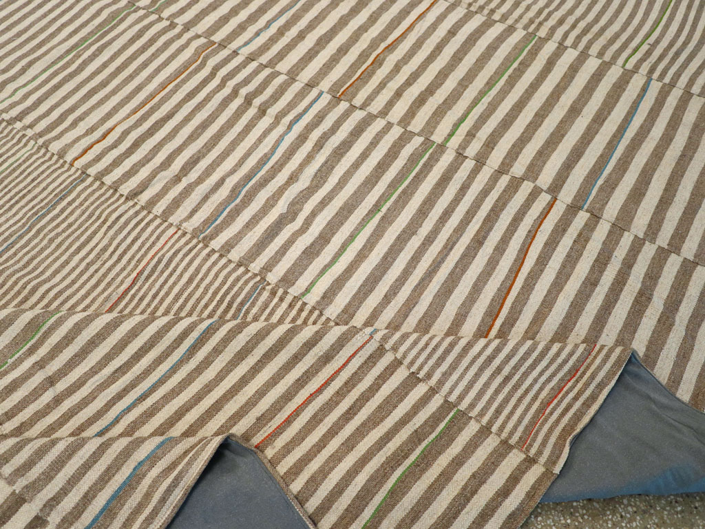 Modern Turkish Flatweave Kilim Large Carpet, No.31608 - Staging