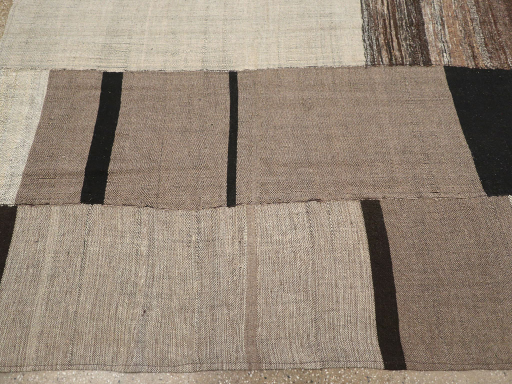 Modern Turkish Flatweave Square Room Size Carpet, No.31609 - Staging