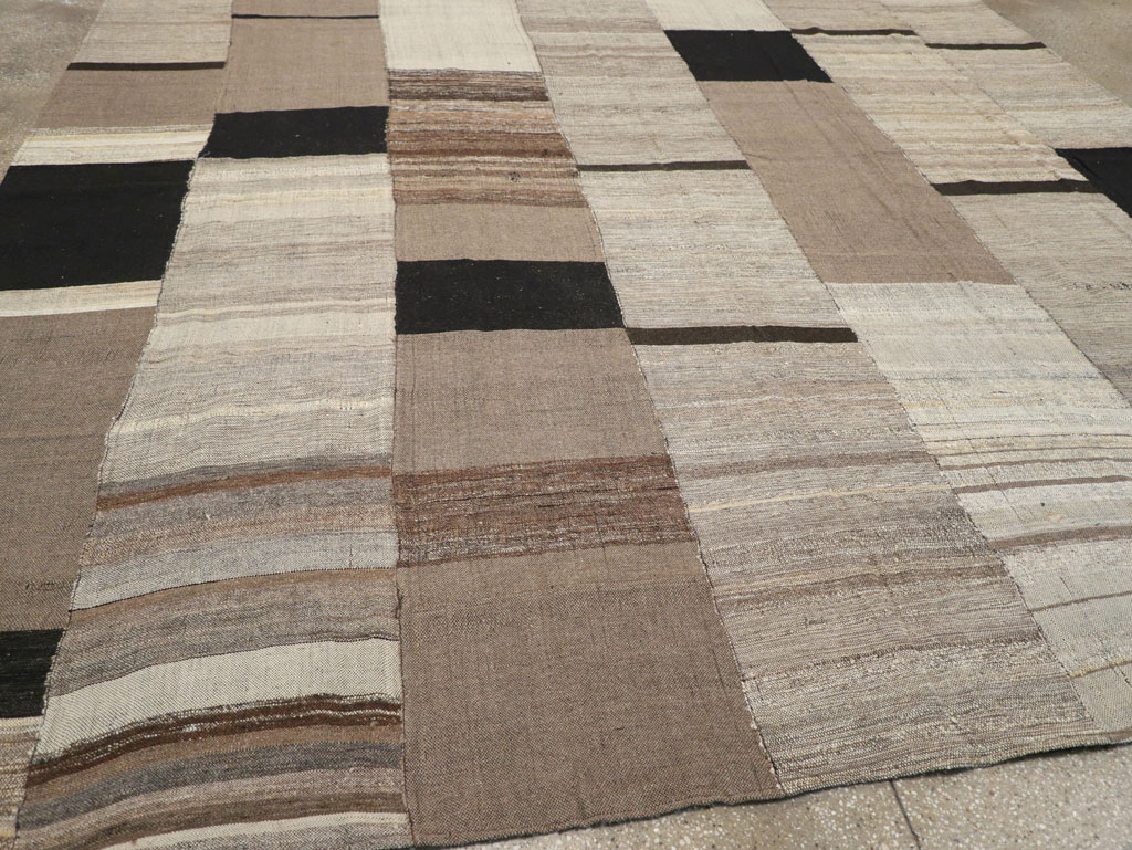 Modern Turkish Flatweave Square Room Size Carpet, No.31609 - Staging
