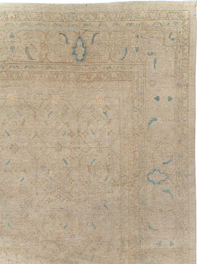 Vintage Persian Mahal Room Size Carpet, No.31619 - Staging