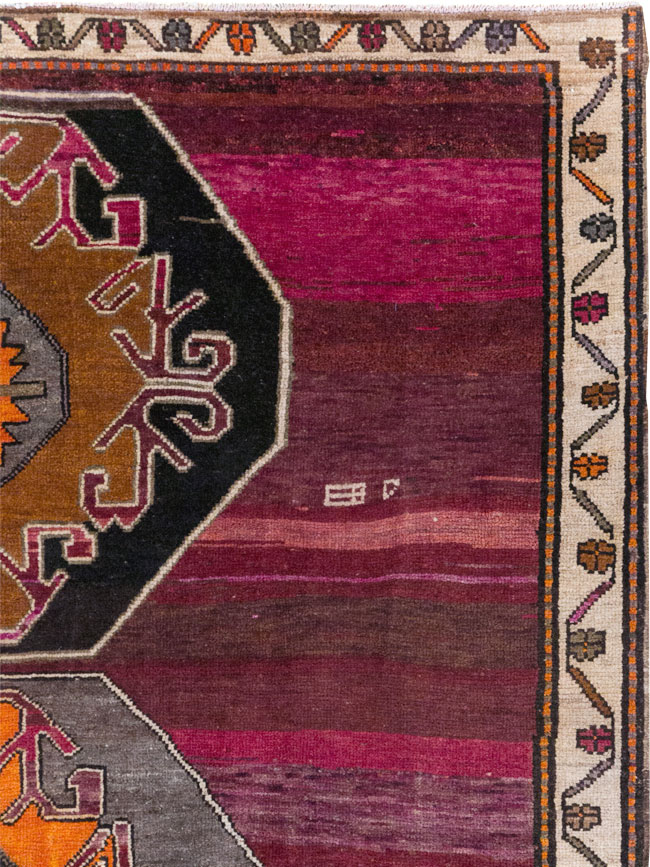 Vintage Turkish Anatolian Small Tribal Room Size Carpet, No.31629 - Staging