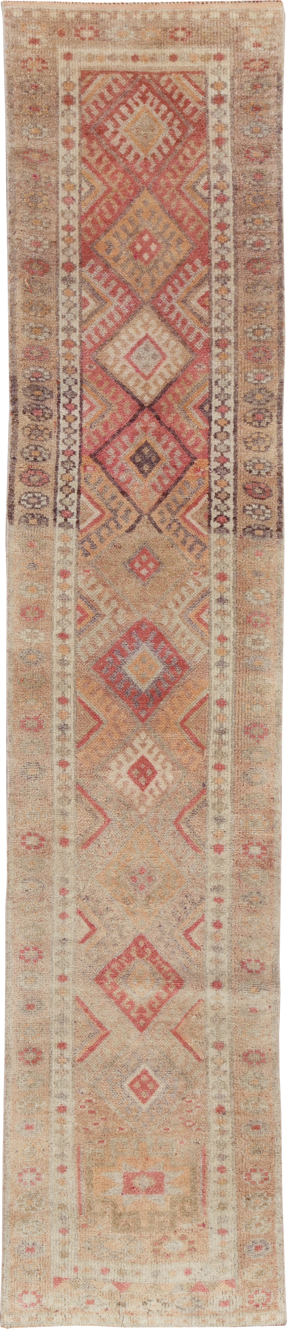 Vintage Turkish Anatolian Small Runner, No.31652 - Staging
