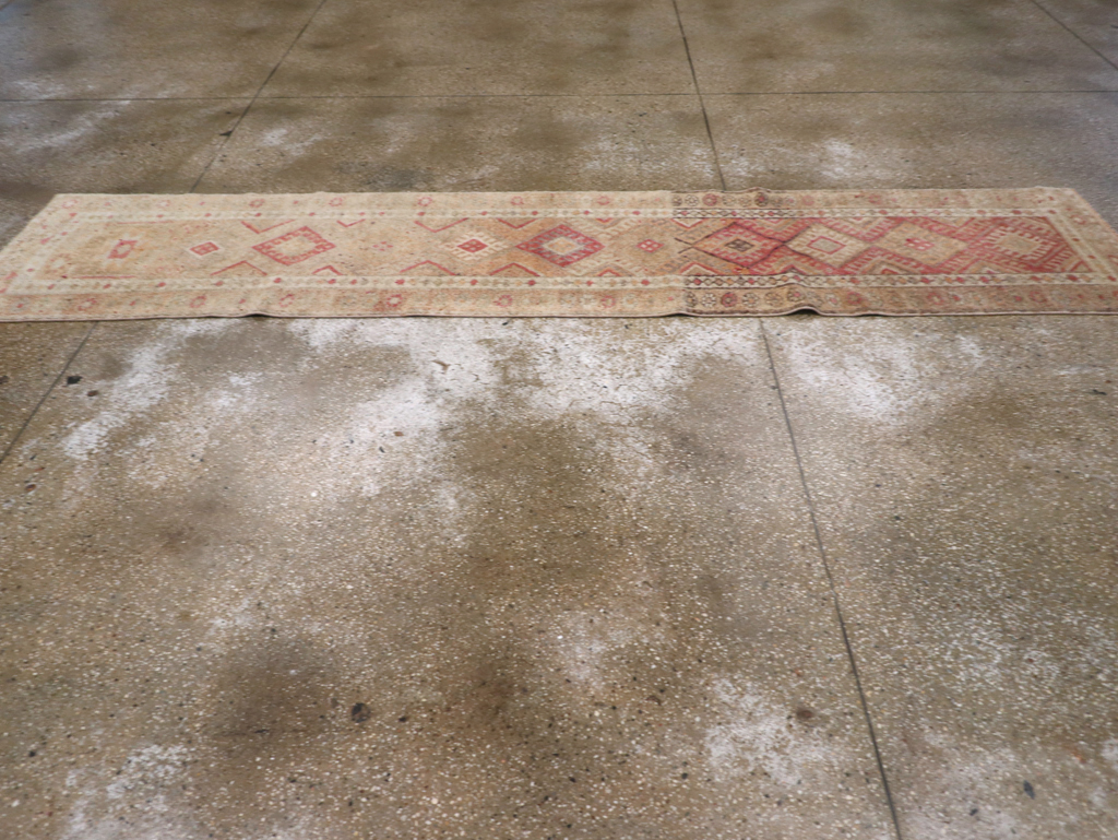 Vintage Turkish Anatolian Small Runner, No.31652 - Staging