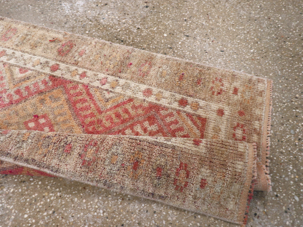Vintage Turkish Anatolian Small Runner, No.31652 - Staging