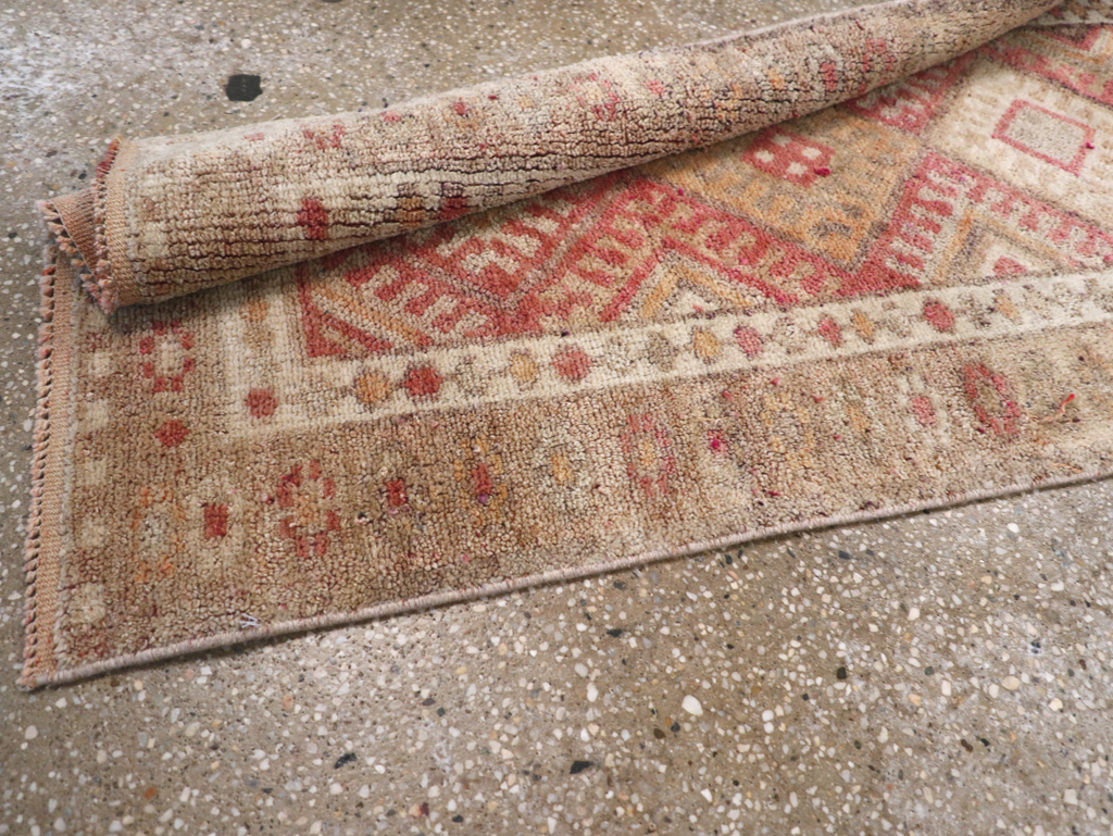 Vintage Turkish Anatolian Small Runner, No.31652 - Staging