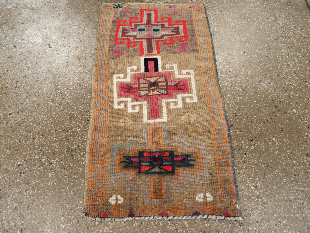 Vintage Turkish Anatolian Throw Rug, No.31663 - Staging