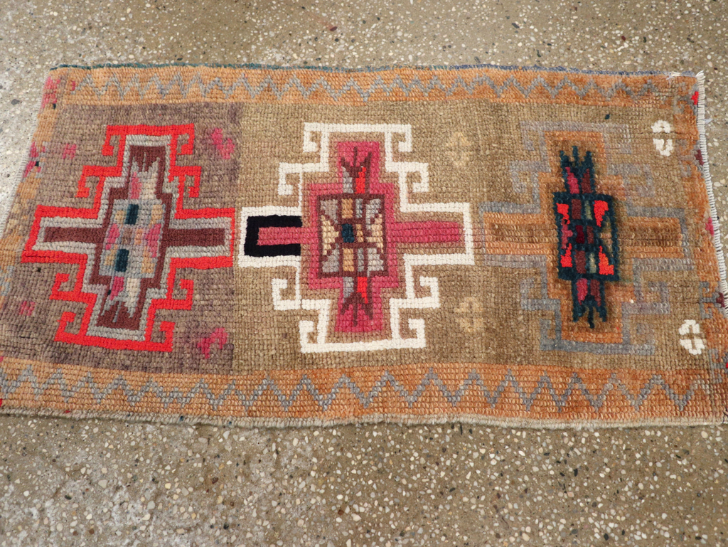 Vintage Turkish Anatolian Throw Rug, No.31663 - Staging