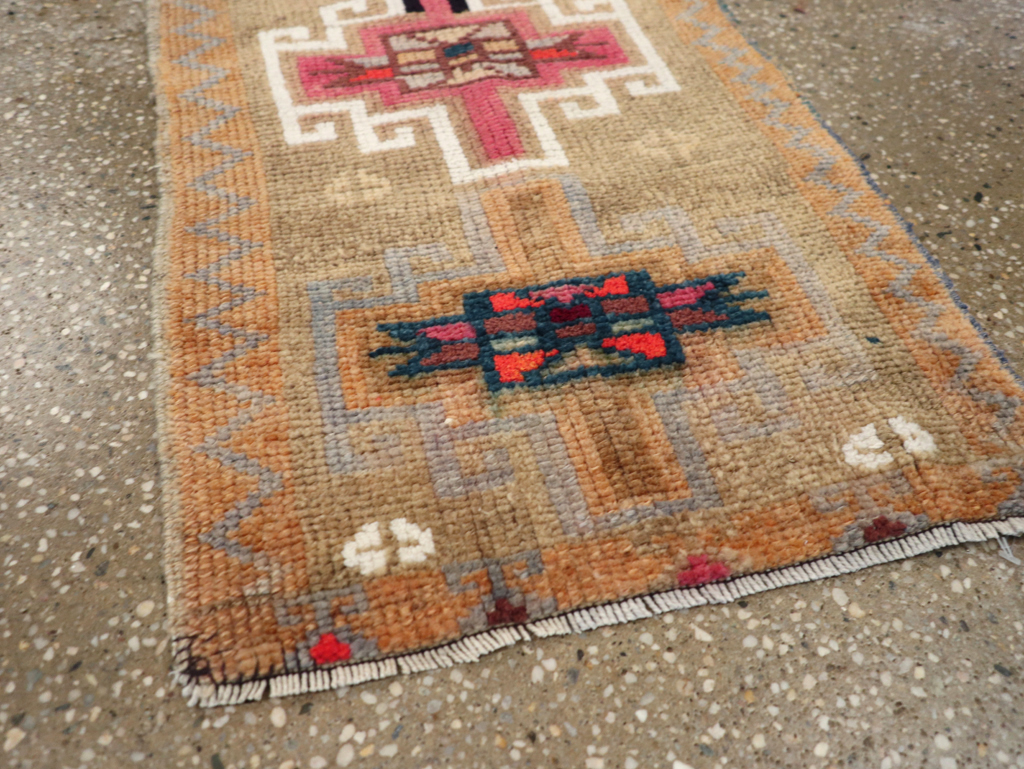Vintage Turkish Anatolian Throw Rug, No.31663 - Staging