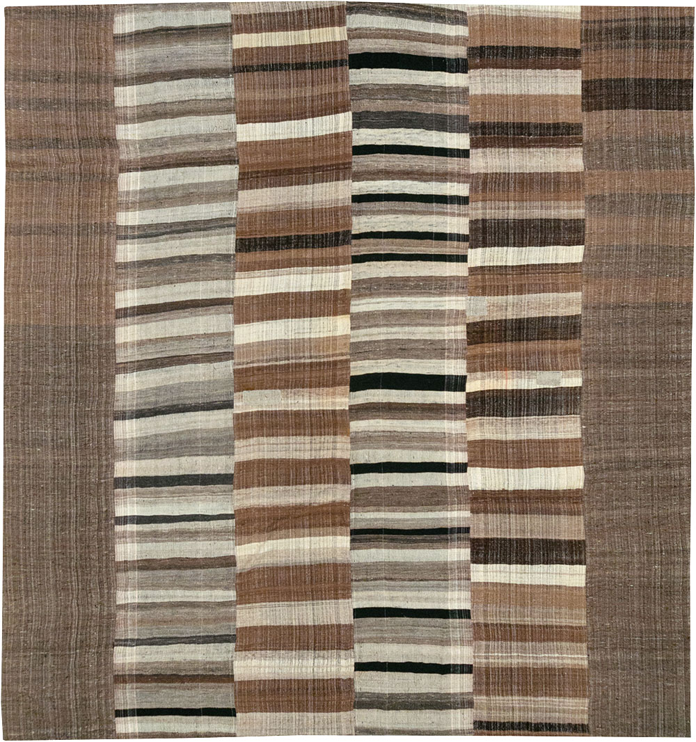 Modern Turkish Flatweave Kilim Square Room Size Carpet, No.31675 - Staging