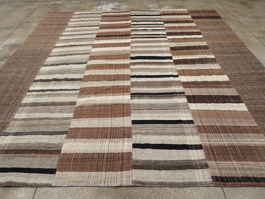 Modern Turkish Flatweave Kilim Square Room Size Carpet, No.31675 - Staging