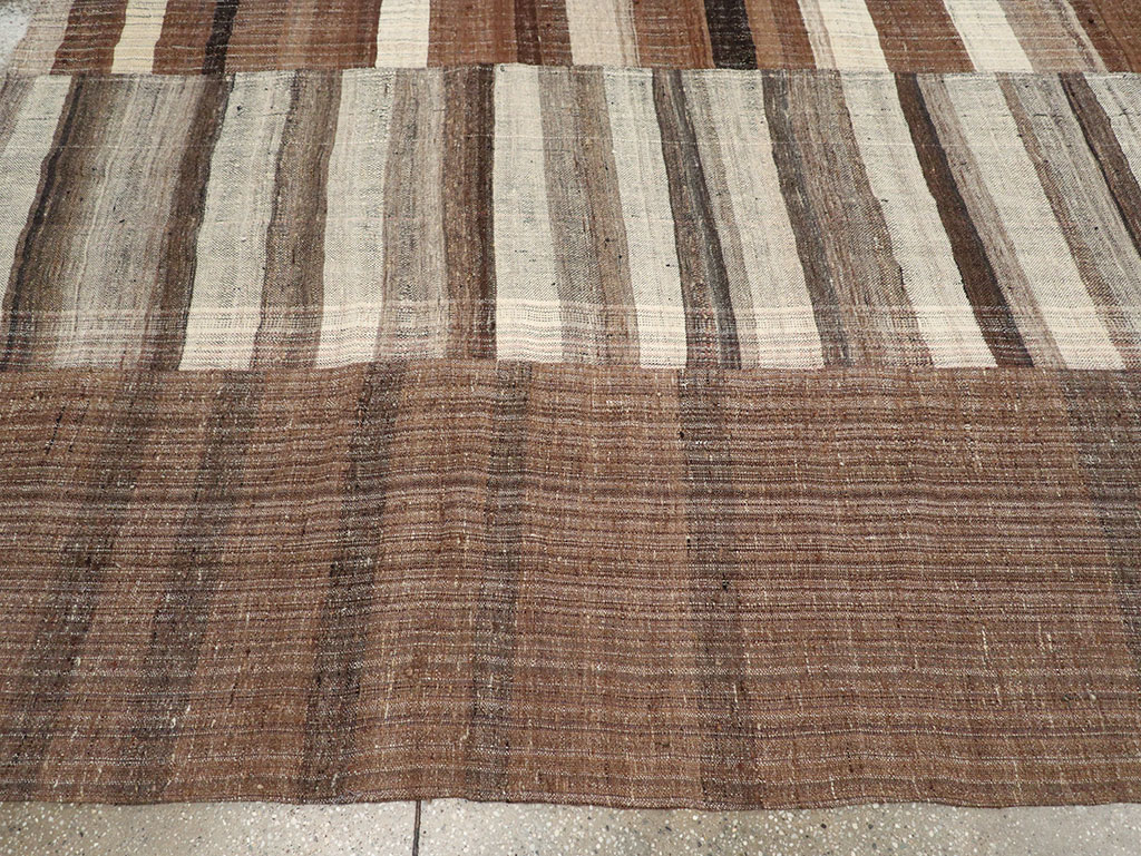 Modern Turkish Flatweave Kilim Square Room Size Carpet, No.31675 - Staging