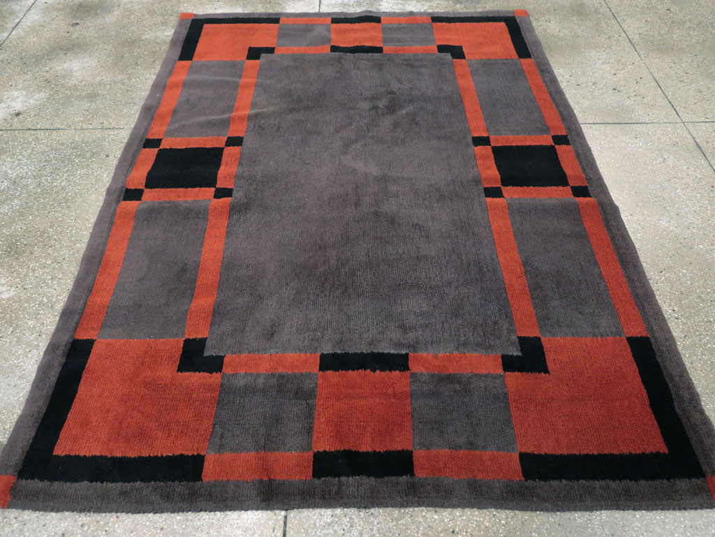 Vintage French Art Deco Accent Rug, No.31683 - Staging