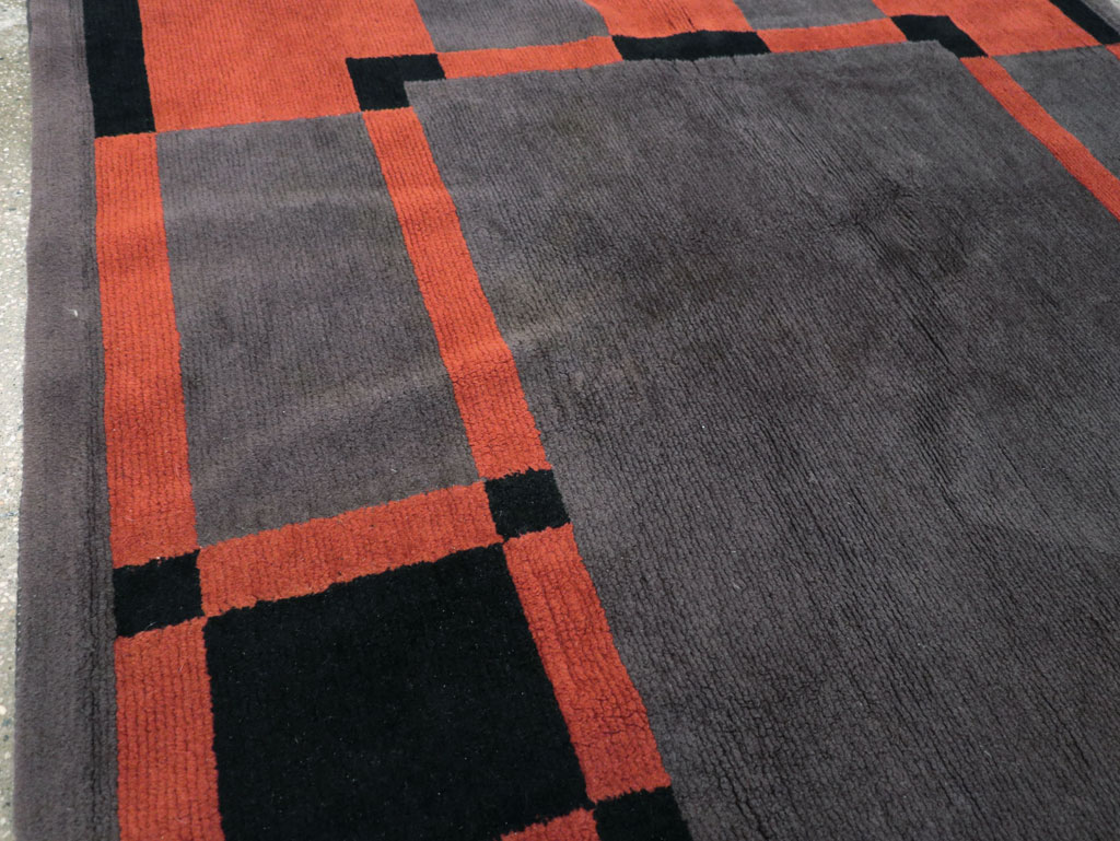 Vintage French Art Deco Accent Rug, No.31683 - Staging