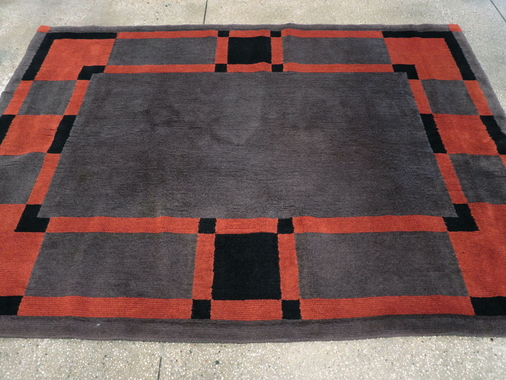 Vintage French Art Deco Accent Rug, No.31683 - Staging