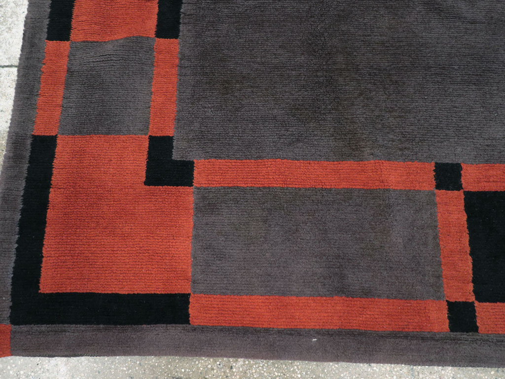 Vintage French Art Deco Accent Rug, No.31683 - Staging