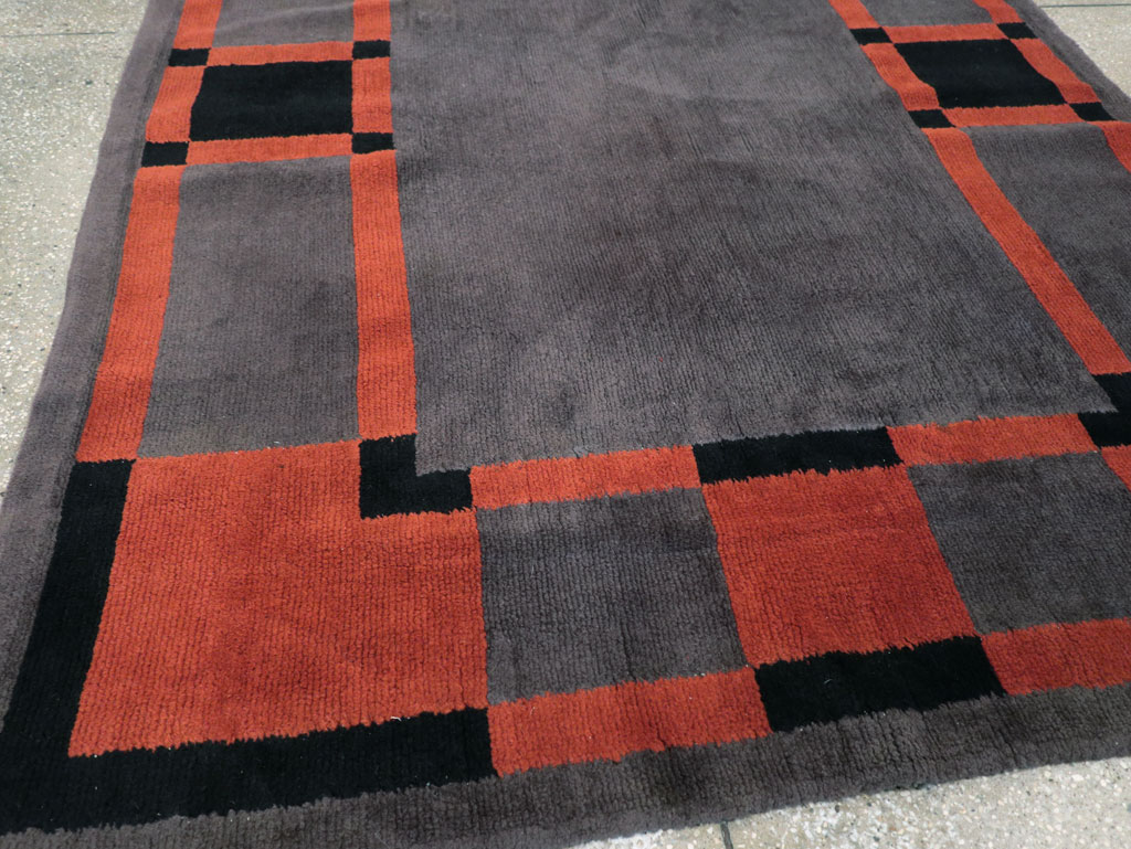 Vintage French Art Deco Accent Rug, No.31683 - Staging