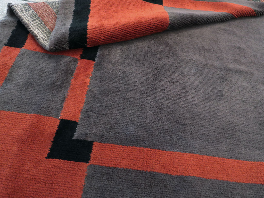 Vintage French Art Deco Accent Rug, No.31683 - Staging