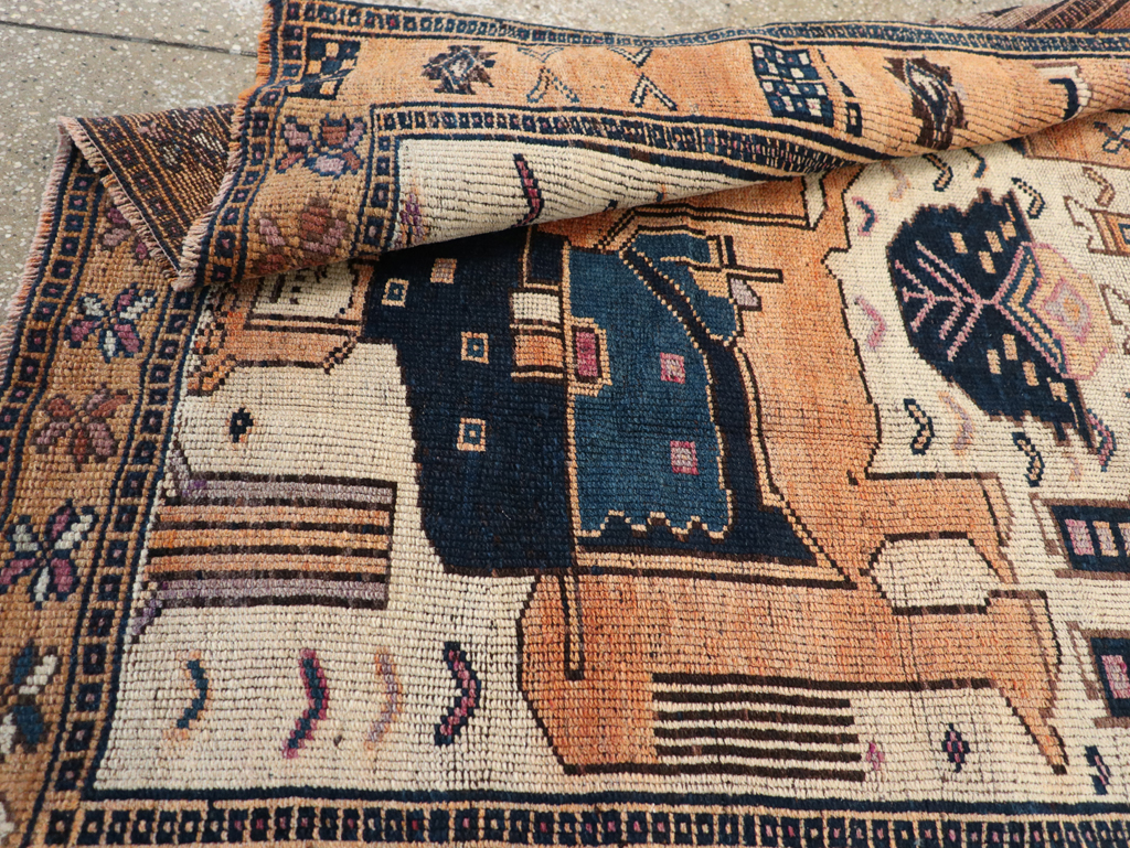 Vintage Persian Bakhtiari Pictorial Rug, No.31750 - Staging