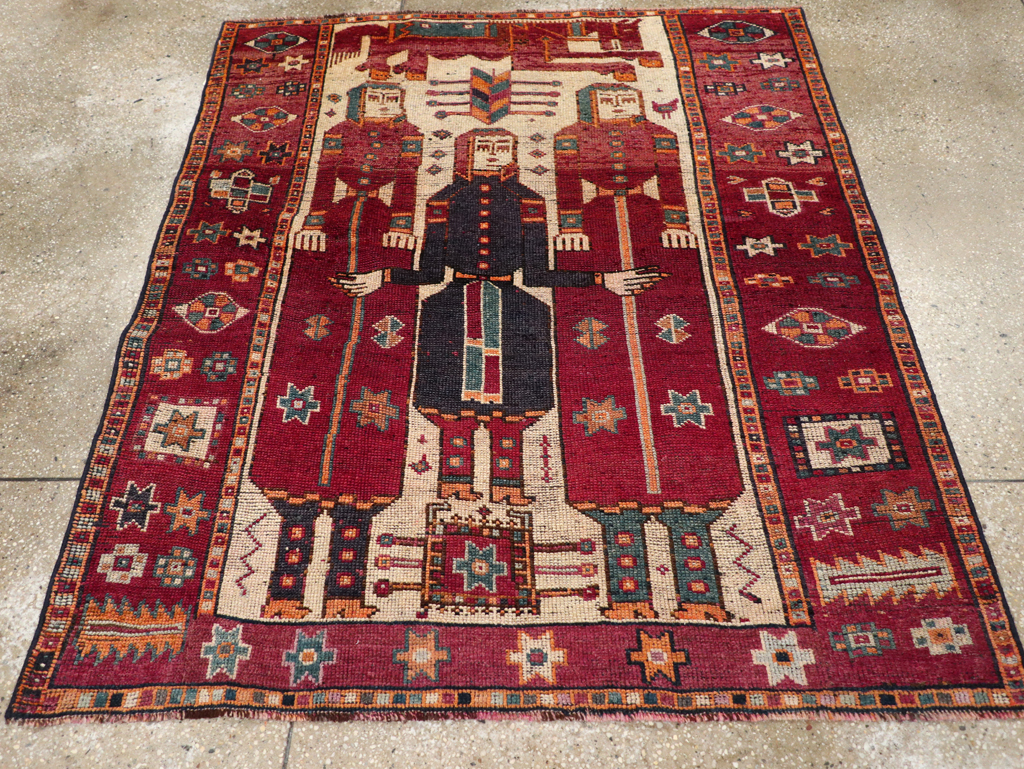 Vintage Persian Bakhtiari Pictorial Rug, No.31752 - Staging
