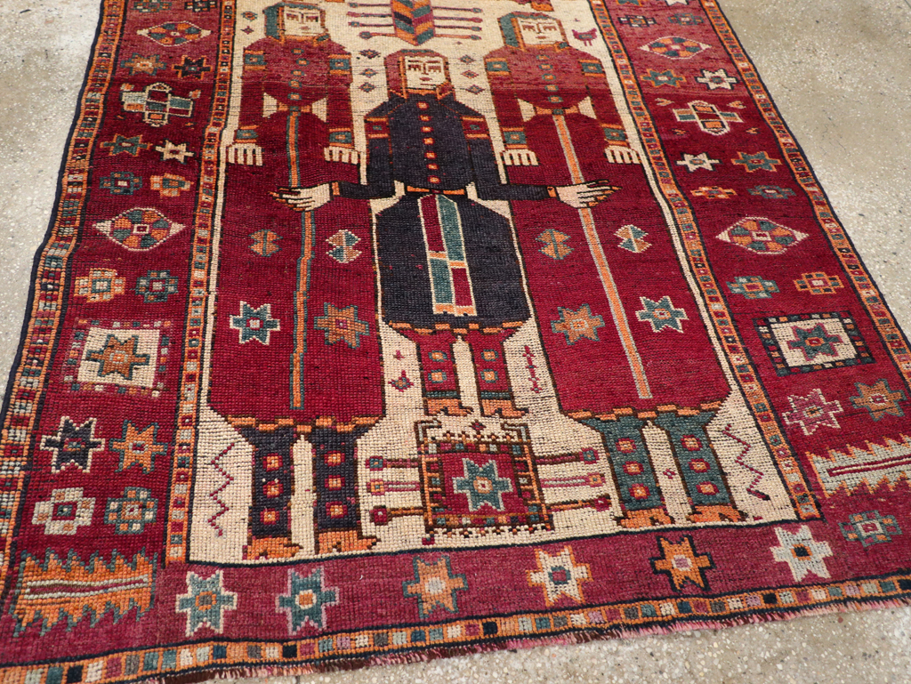 Vintage Persian Bakhtiari Pictorial Rug, No.31752 - Staging