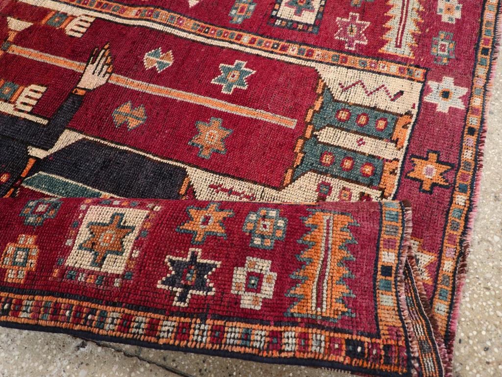 Vintage Persian Bakhtiari Pictorial Rug, No.31752 - Staging