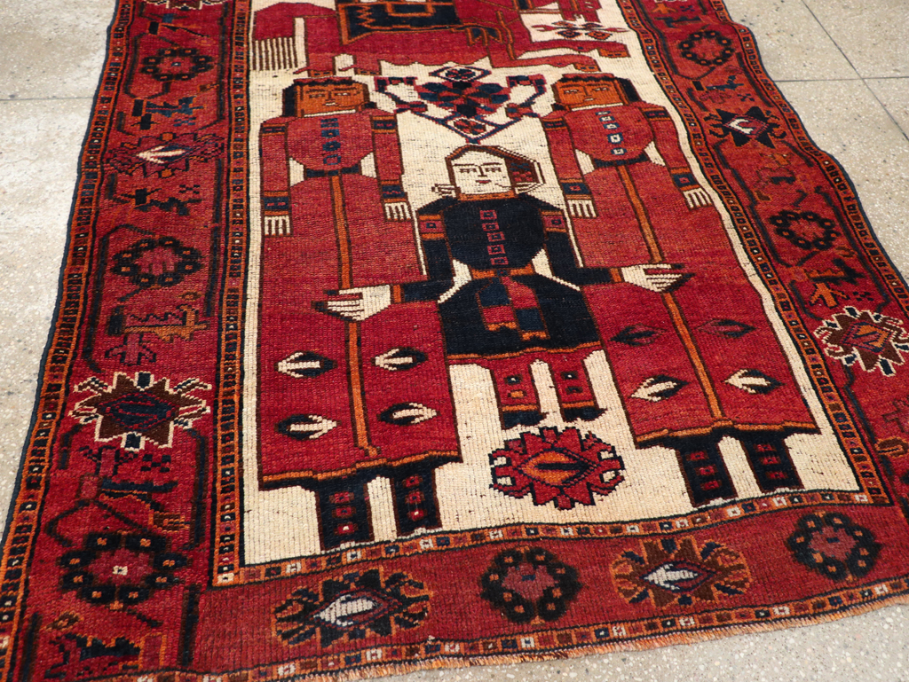 Vintage Persian Bakhtiari Pictorial Rug, No.31754 - Staging