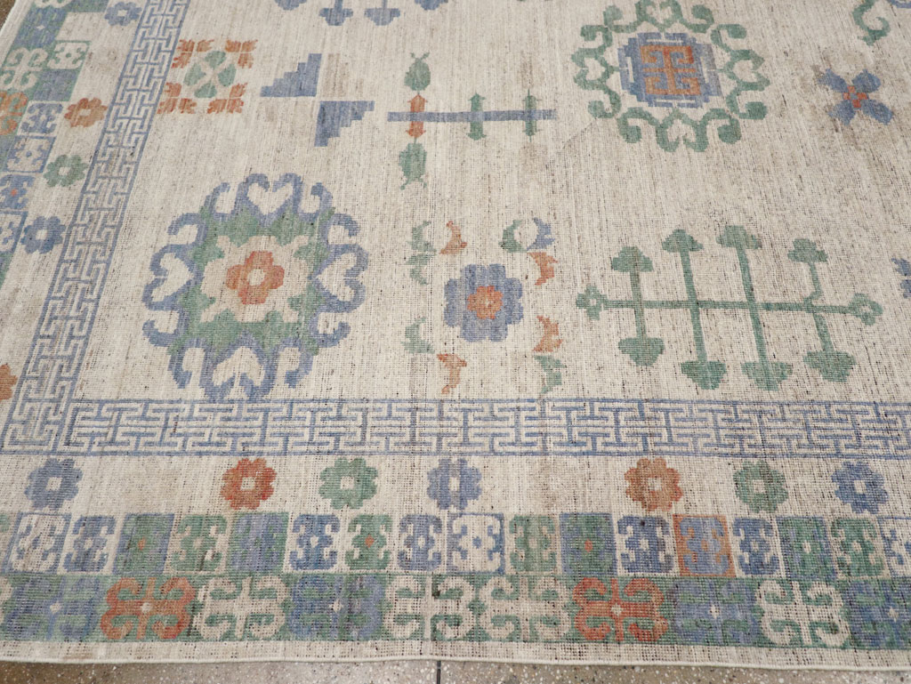 Modern East Turkestan Khotan Room Size Carpet, No.31761 - Staging