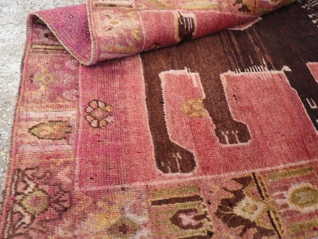 Vintage Persian Pictorial Shiraz Throw Rug, No.31777 - Staging