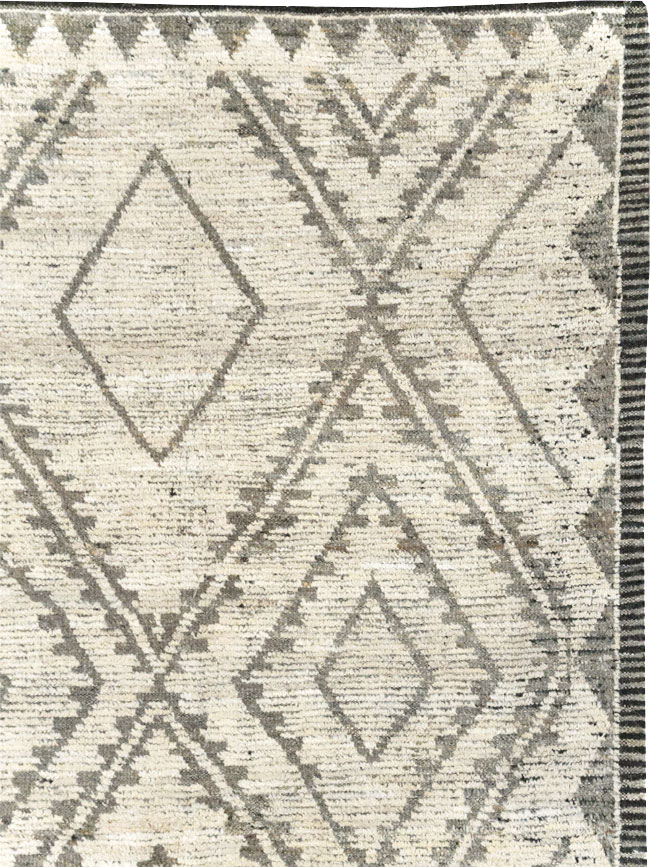 Contemporary Moroccan Inspired Turkish Large Room Size Carpet, No.31786 - Staging