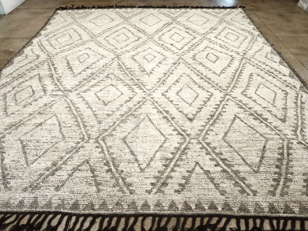 Contemporary Moroccan Inspired Turkish Large Room Size Carpet, No.31786 - Staging