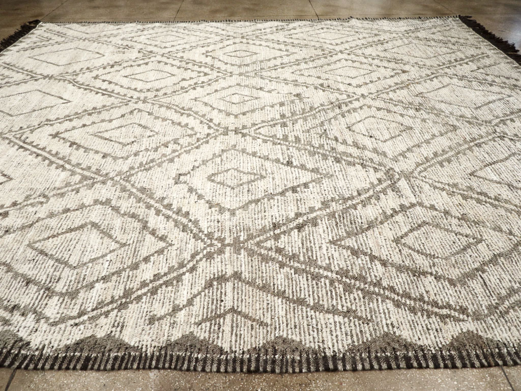 Contemporary Moroccan Inspired Turkish Large Room Size Carpet, No.31786 - Staging