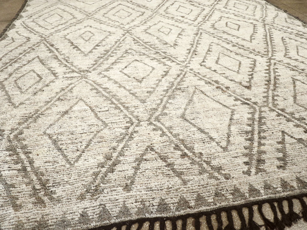 Contemporary Moroccan Inspired Turkish Large Room Size Carpet, No.31786 - Staging