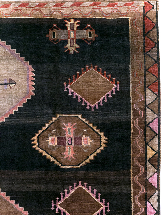 Vintage Turkish Anatolian Room Size Carpet, No.31854 - Staging