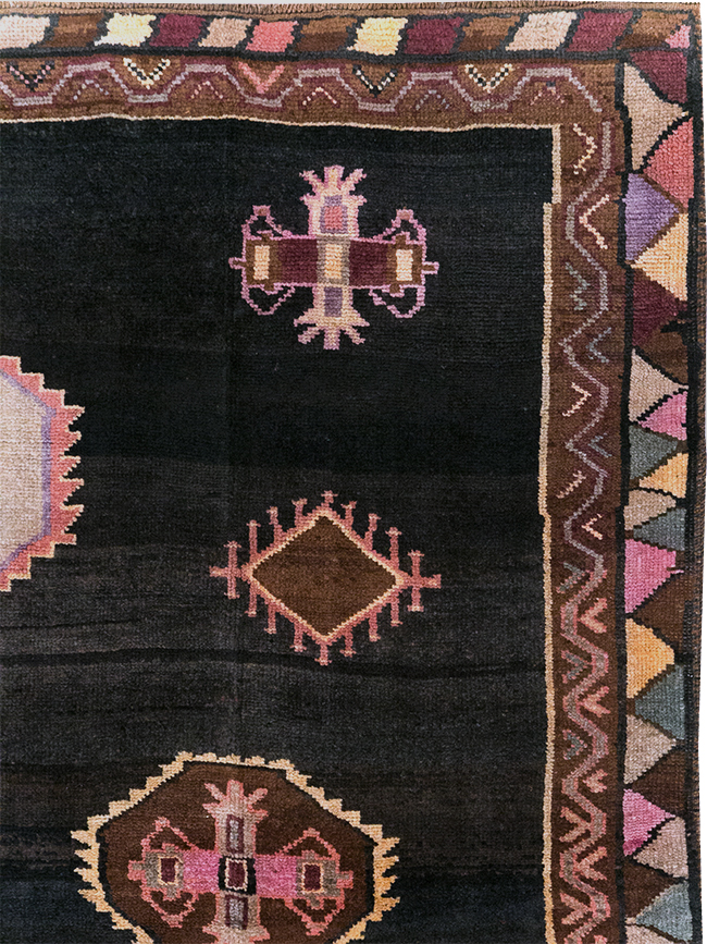 Vintage Turkish Anatolian Room Size Carpet, No.31854 - Staging