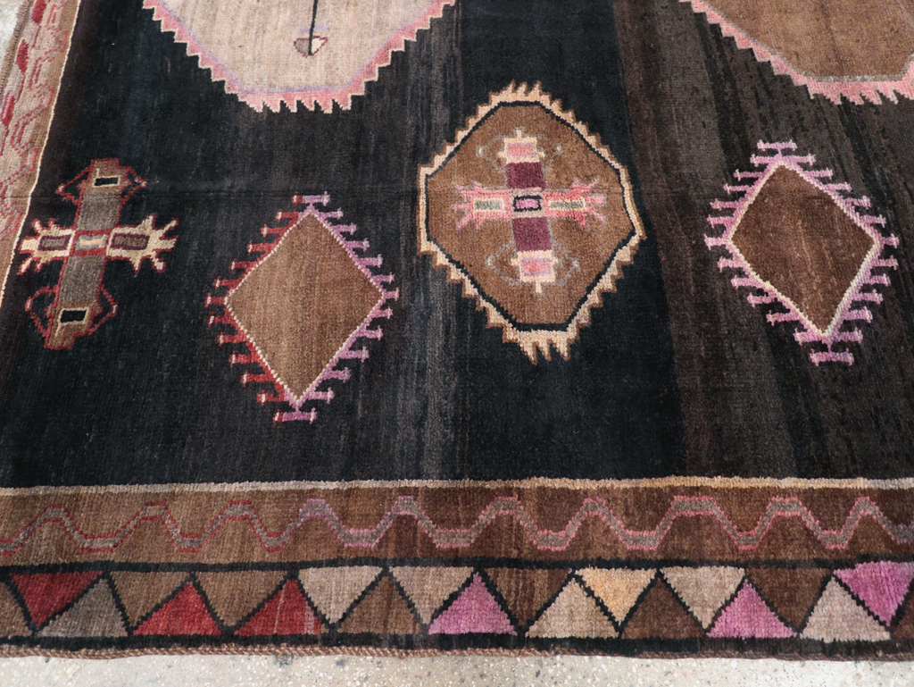 Vintage Turkish Anatolian Room Size Carpet, No.31854 - Staging