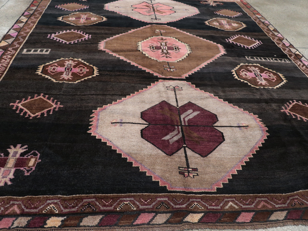 Vintage Turkish Anatolian Room Size Carpet, No.31854 - Staging