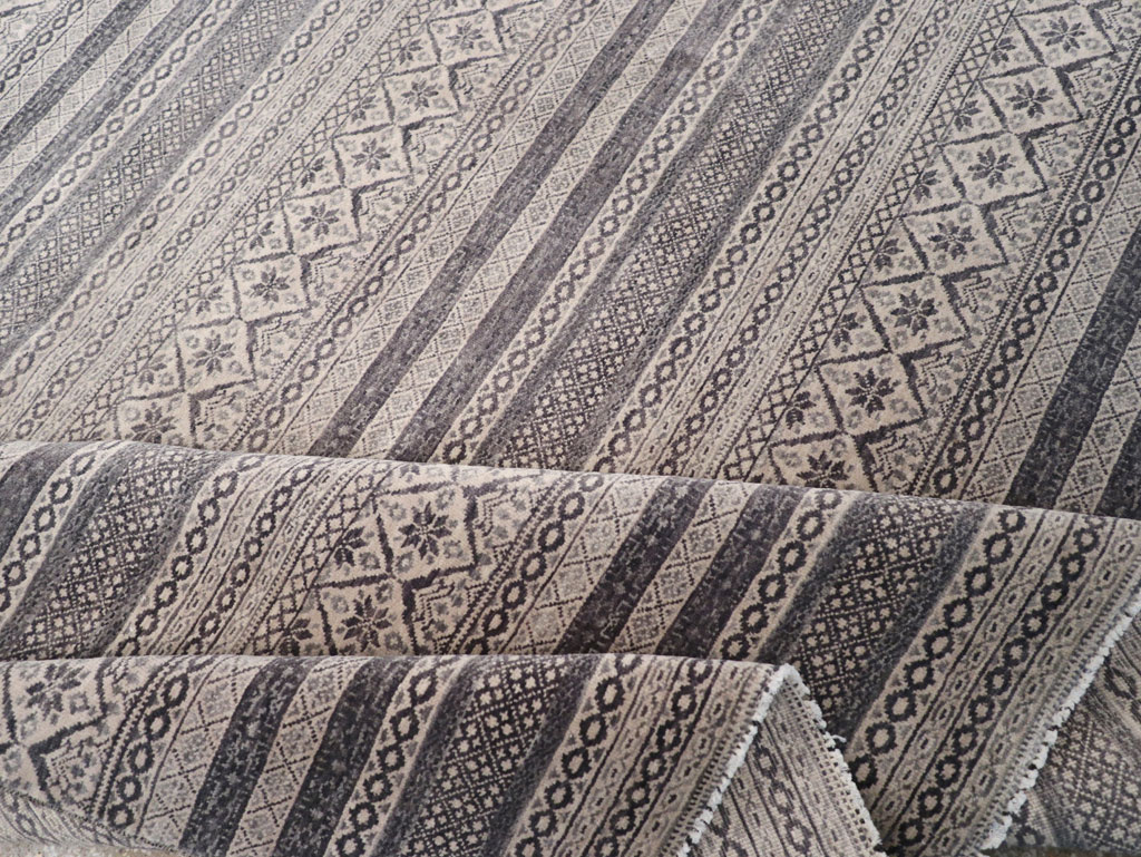 Contemporary Turkish Small Room Size Carpet, No.31876 - Staging