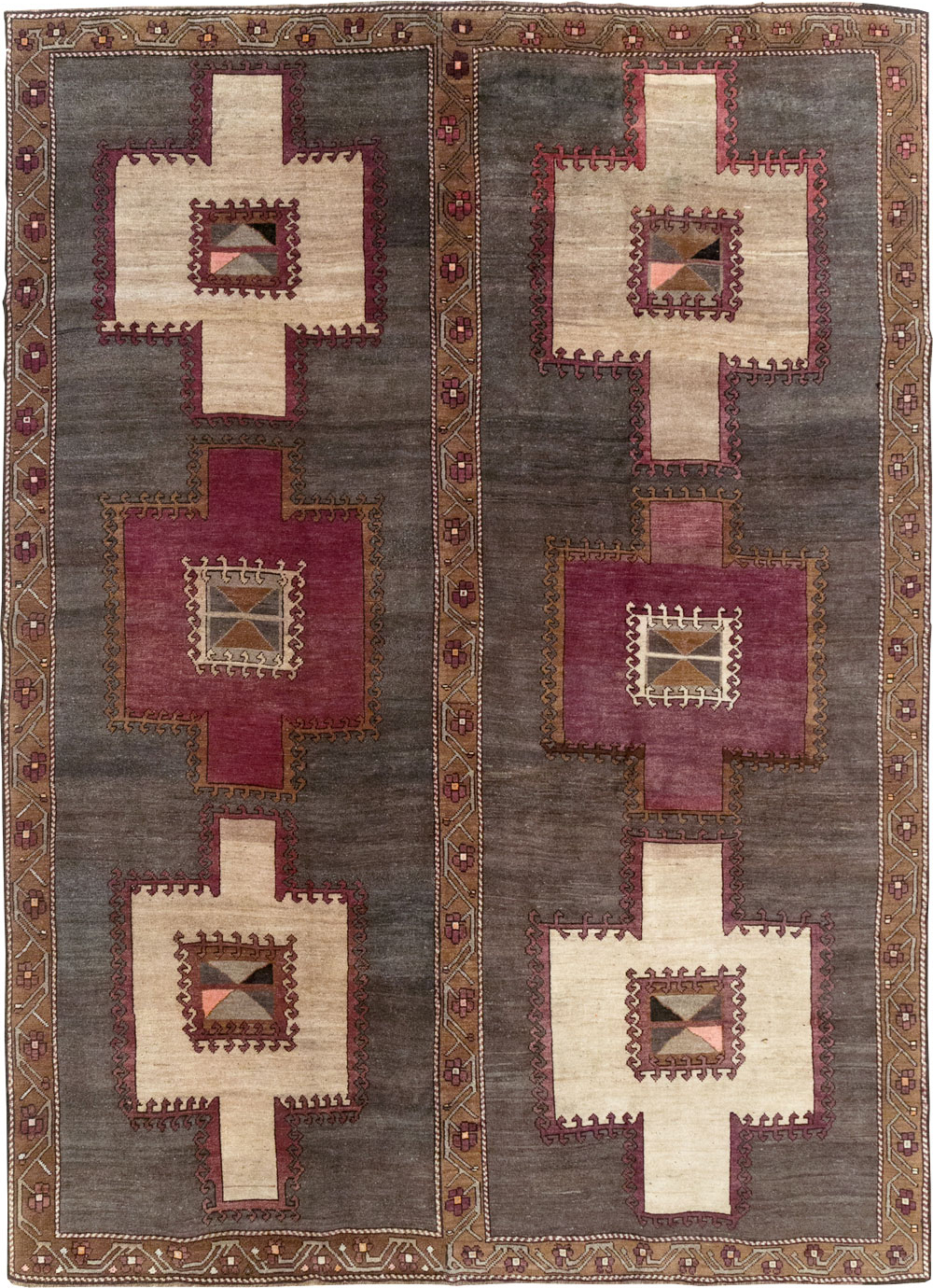 Tribal Vintage Turkish Anatolian Room Size Carpet, No.31897 - Staging
