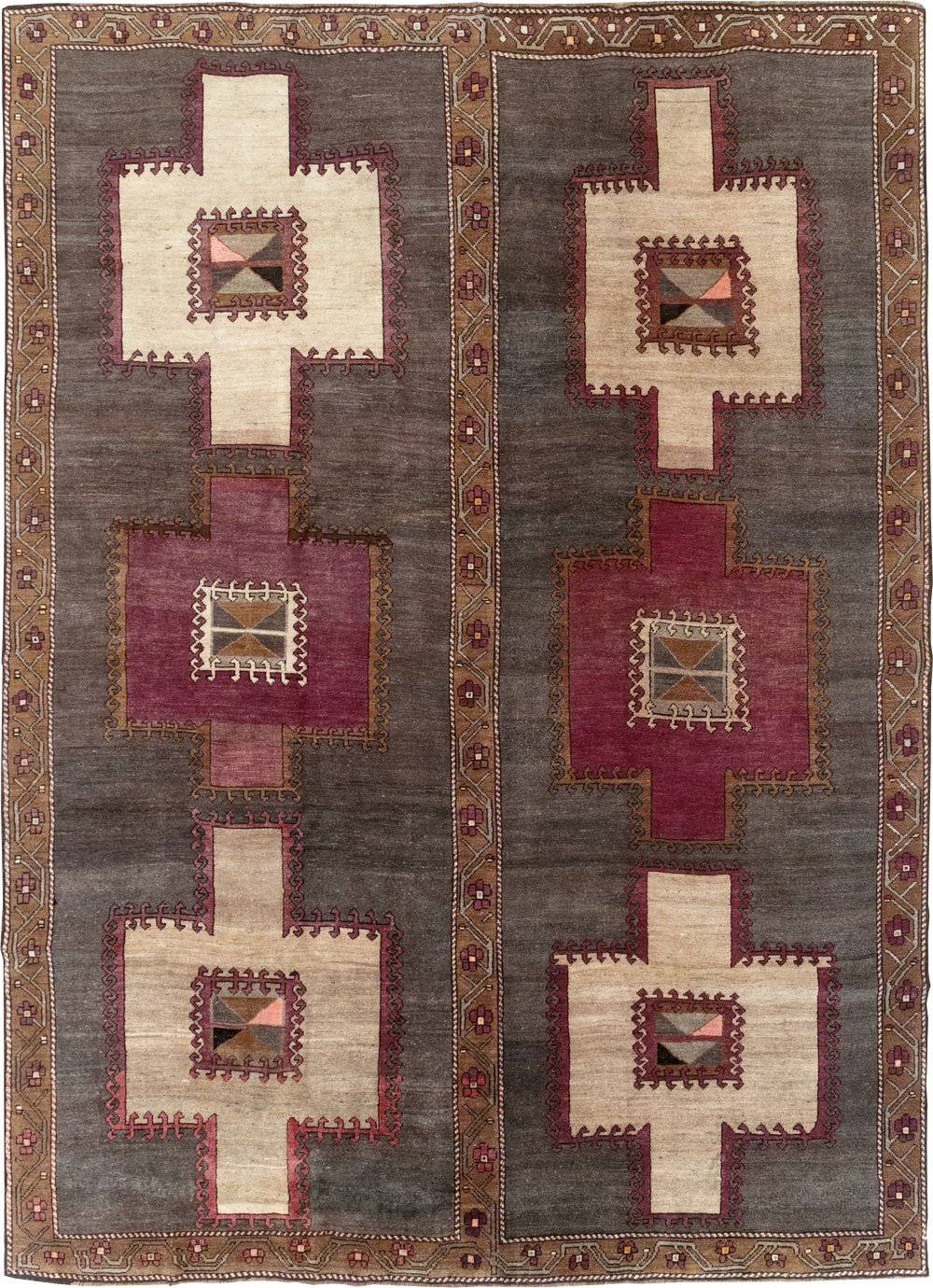 Tribal Vintage Turkish Anatolian Room Size Carpet, No.31897 - Staging